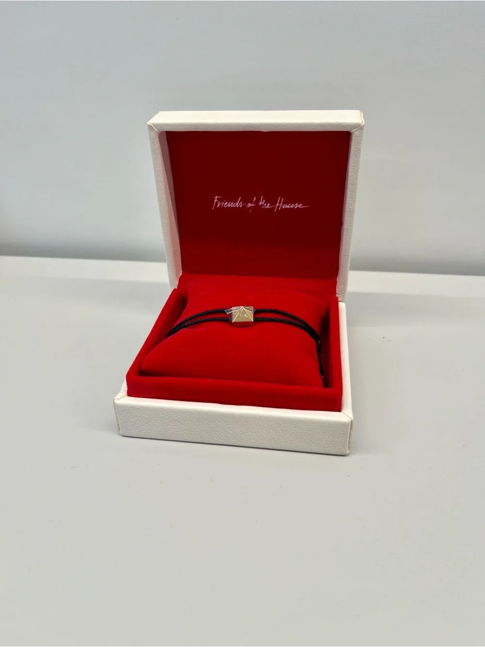 NWT - Valentino Garavani Roman Stud Cord Bracelet - Friends of the House - Gift - Picture 3 of 11